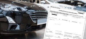 Certificat provisoire d'immatriculation pour un véhicule neuf avant exportation, voiture noire moderne dans un showroom